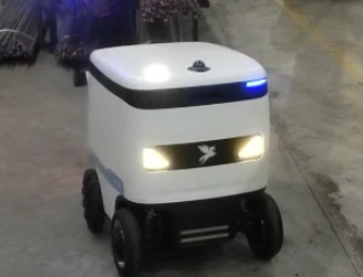 Robot de livraison Speedybot&nbsp;: transport efficace de mat&eacute;riaux et d'&eacute;chantillons pour les usines d'acier inoxydable