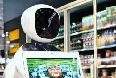 Comment le robot de livraison Amy gagne les c&oelig;urs dans les hypermarch&eacute;s d&rsquo;Azerba&iuml;djan