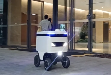 Les robots de livraison SpeedyBot naviguent d&eacute;sormais dans les centres d'affaires gr&acirc;ce &agrave; des trajets en ascenseur autonomes.